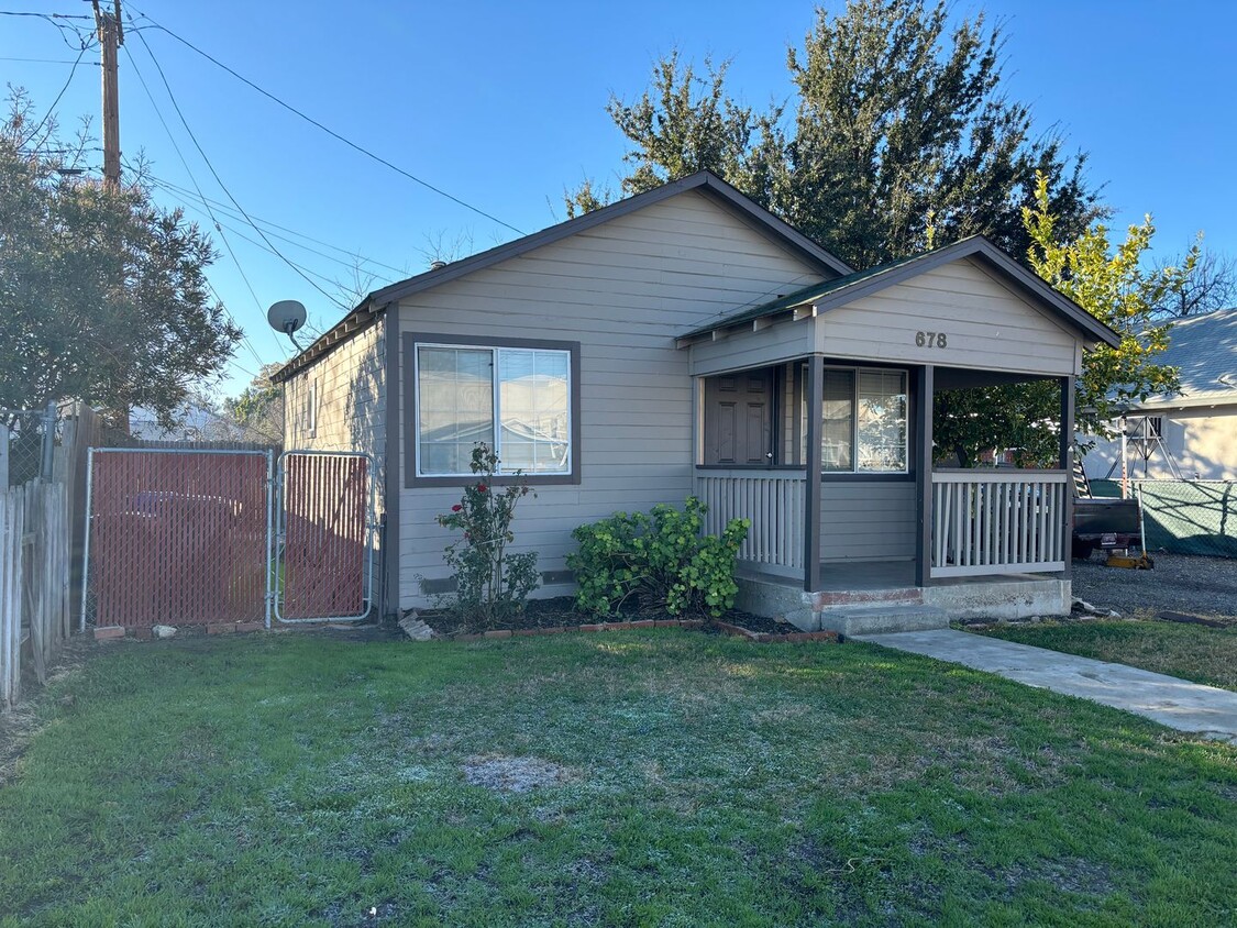 Primary Photo - Cute Brentwood Home - Walk to Downtown!