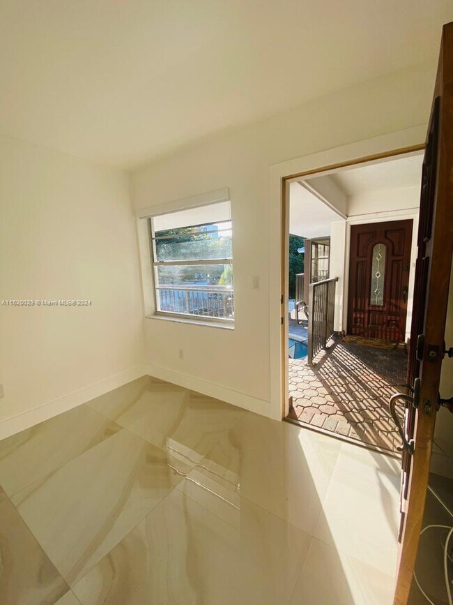 Building Photo - 230 Sunrise Dr