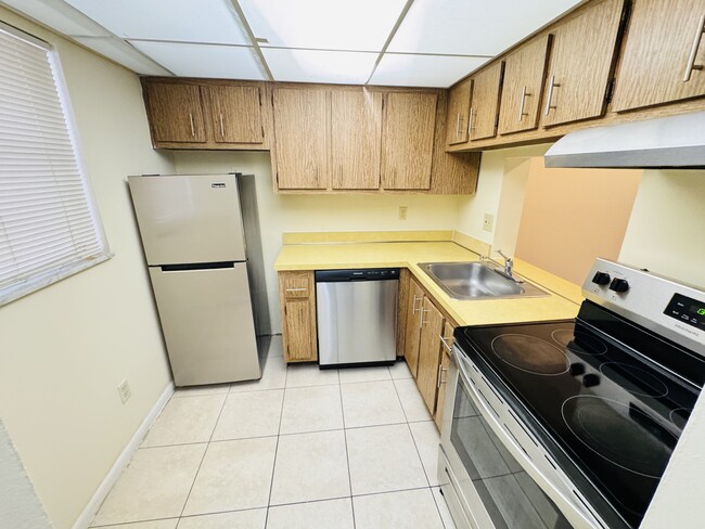 Building Photo - 2800 NW 56th Ave