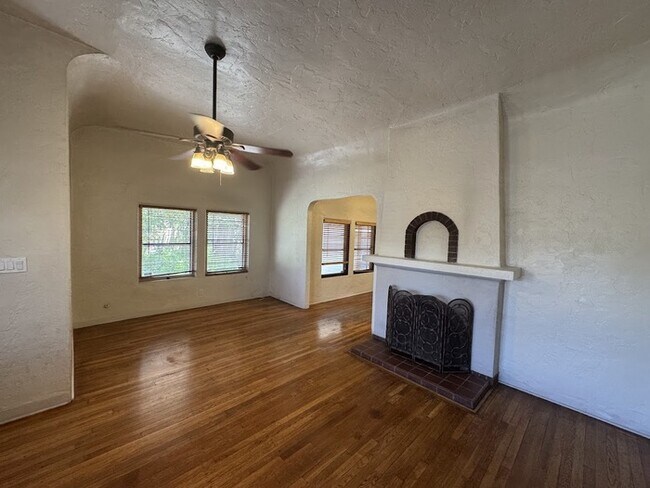 Foto del edificio - Cheery Lynn Historic District 3 br