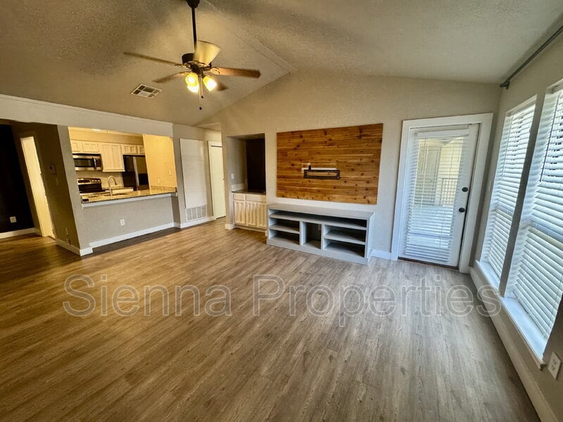 Primary Photo - 1202 Thorpe Ln