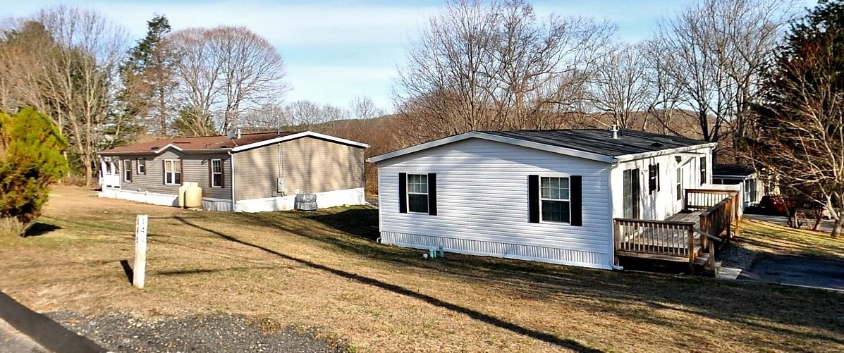 Building Photo - 145 Gallivan Ln