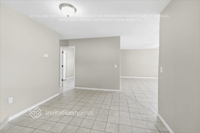 Foto del edificio - 555 Freeport Ave N