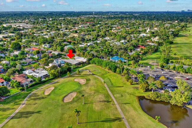 Foto del edificio - 626 N Lakeside Dr