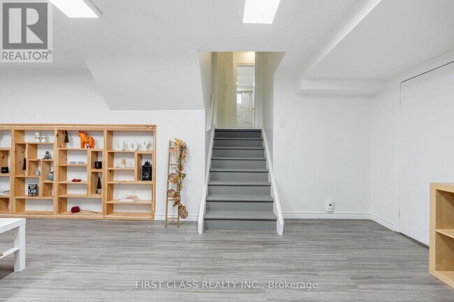 Building Photo - 1920 Truscott Dr