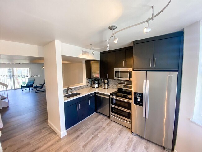 Foto del edificio - 8661 NW 4th Terrace