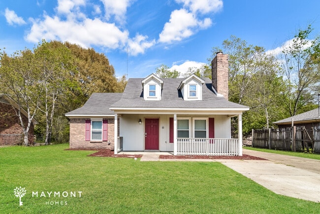 Building Photo - 5805 Hyde Park Dr