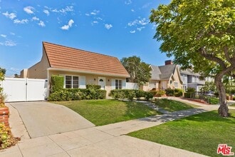 Building Photo - 212 N Palm Dr