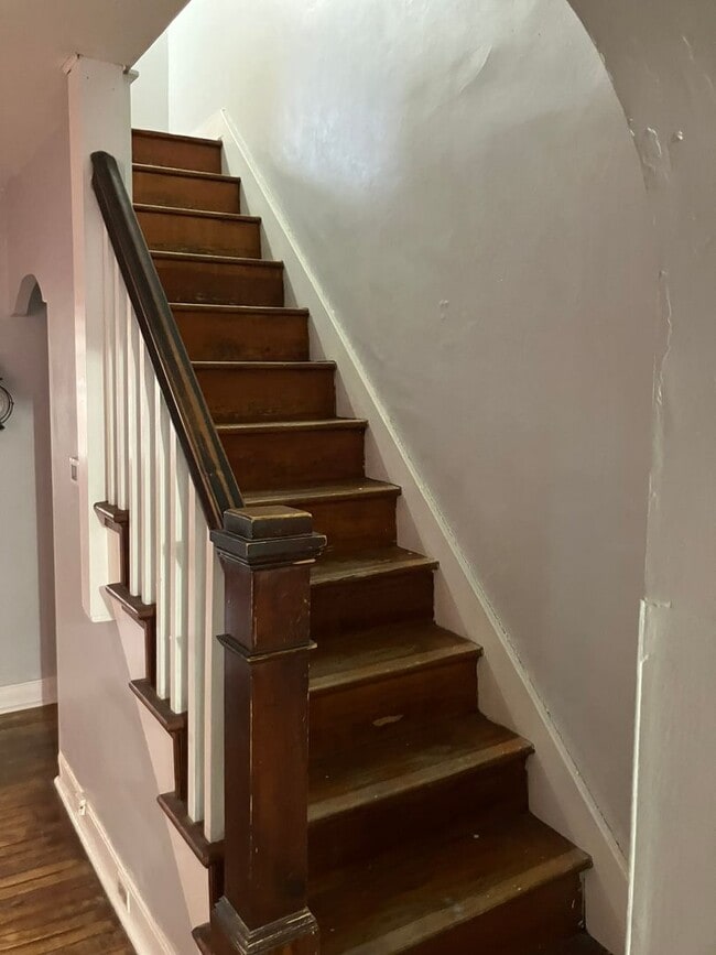 Building Photo - 14 Old Dorwart St