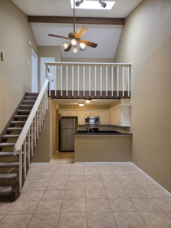 Foto del edificio - 2611 Grants Lake Blvd