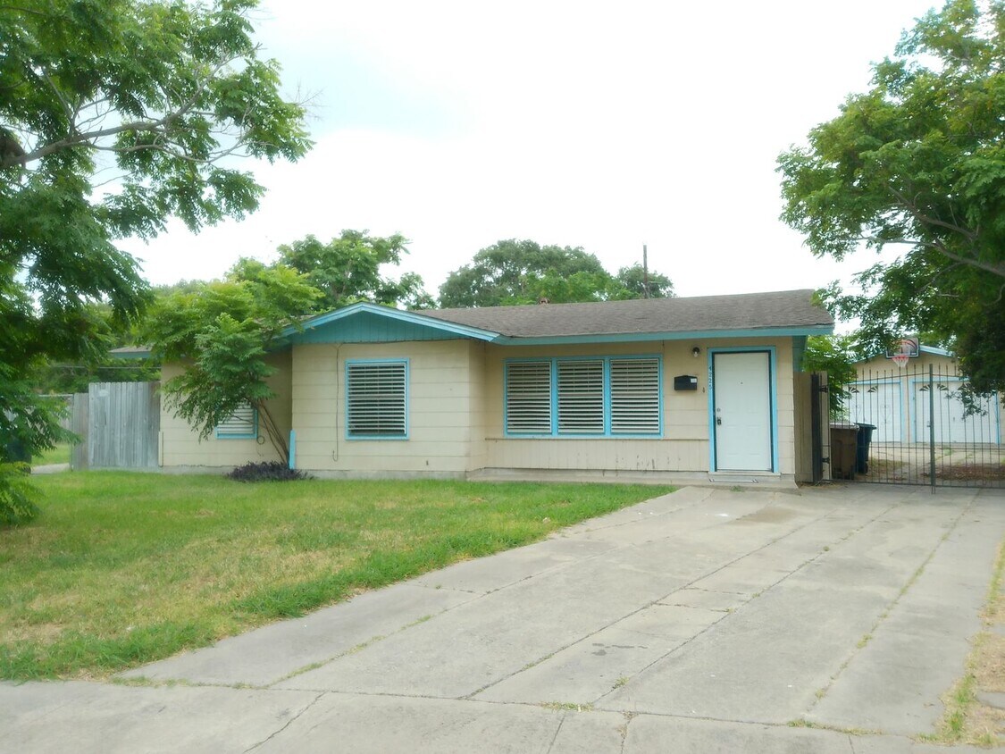 Foto principal - 4225 Warwick Dr