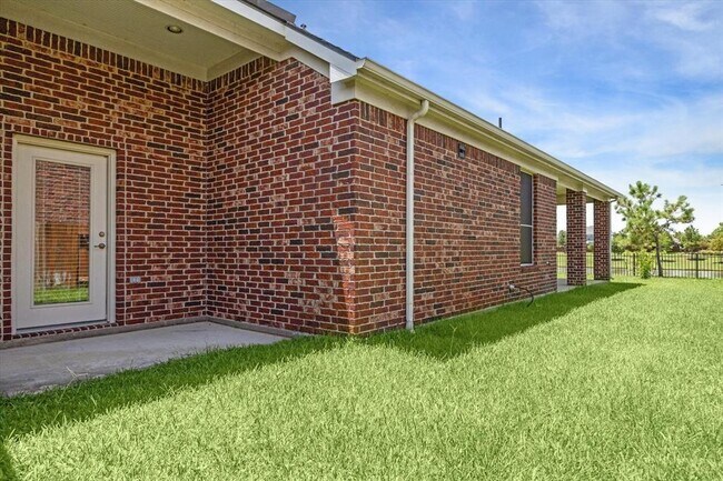 Building Photo - 25910 Celtic Terrace Dr