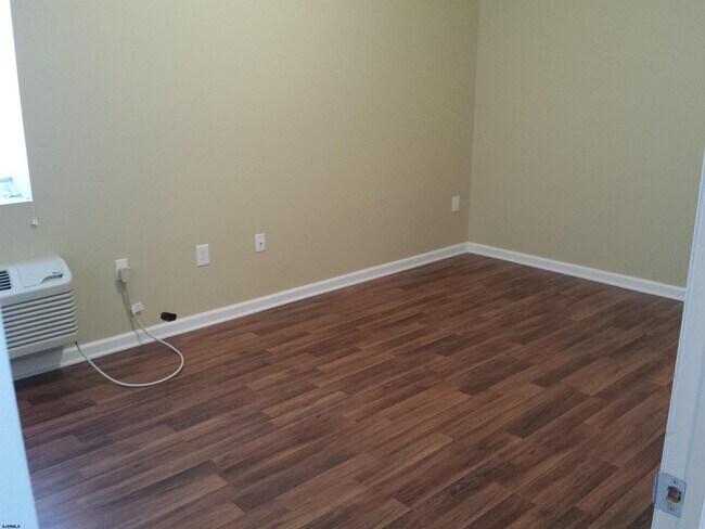 Foto del edificio - 105 W White Horse Pike