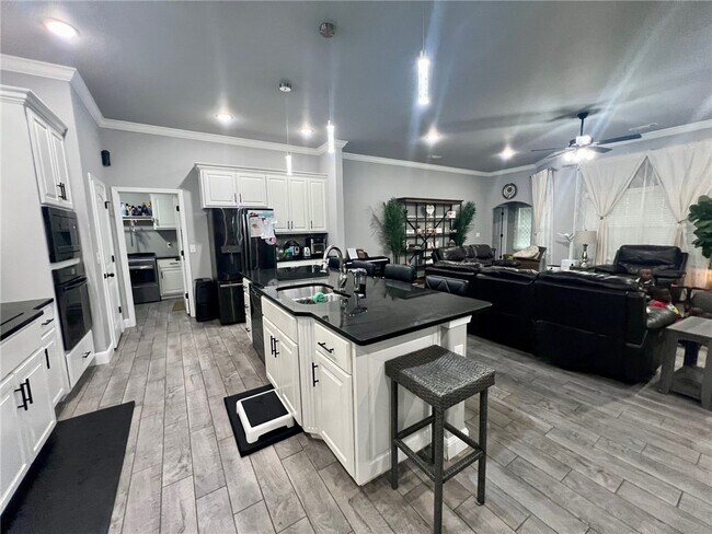 Foto del edificio - 2350 Cameo Ln