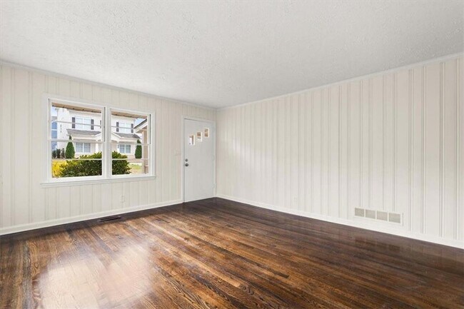 Foto del edificio - 1451 Belmont Ave