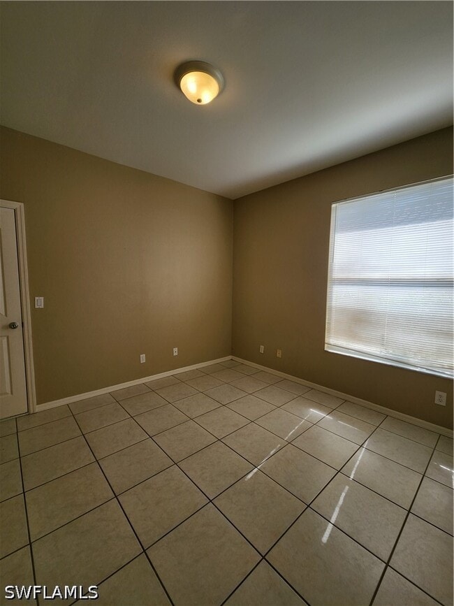 Building Photo - 11082 Lakeland Cir