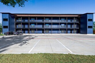 Building Photo - 2290 W Tarleton St