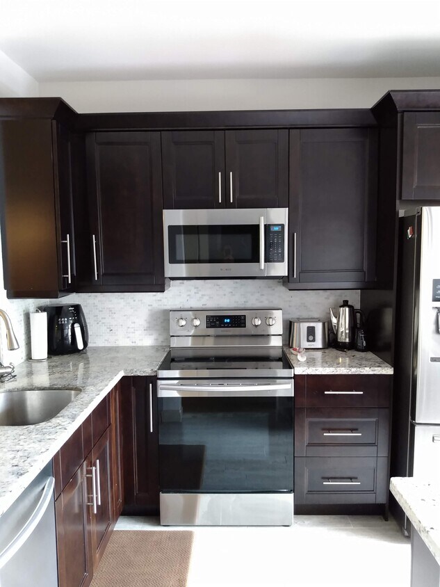 Primary Photo - 2265 SW 15th St