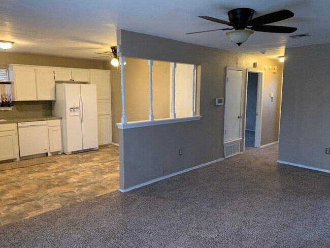 Foto del edificio - 411 NE 27th St