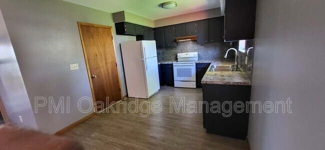 Foto del edificio - 425 Heather St