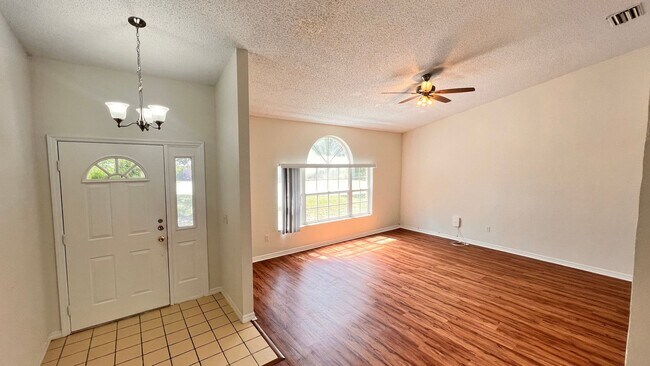 Foto del edificio - 23 Winding Woods Trail