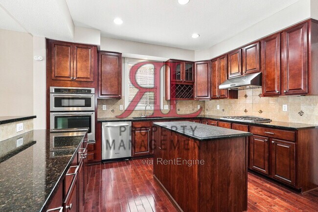 Foto del edificio - 5036 Blackstone Edge Dr