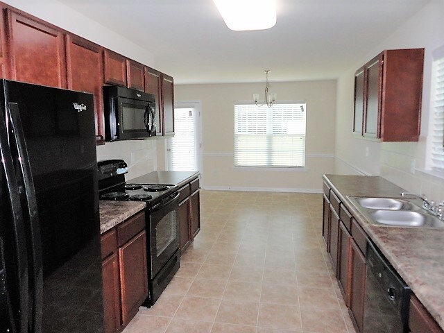 Foto del edificio - 102 Graphite Dr