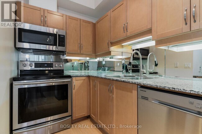 Photo du bâtiment - 220 Victoria St