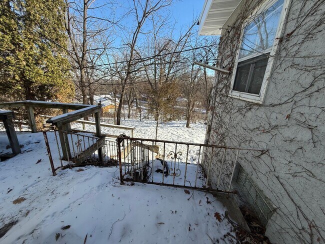 Foto del edificio - Under renovation! Glorious 4+ bed house along Wheelock.