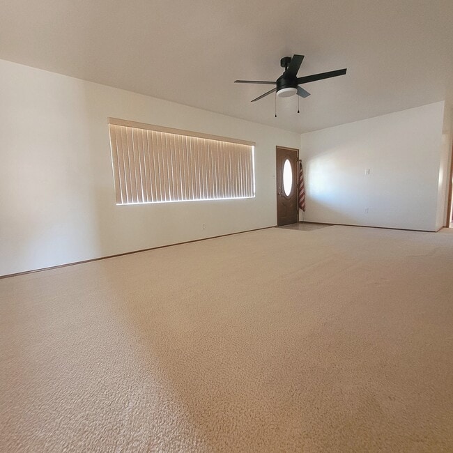 Foto del edificio - 8229 E Cambridge Ave