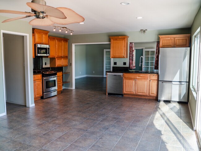 Foto del edificio - 728 Hunt Cir