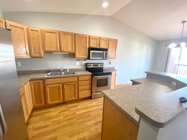 Foto del edificio - 3 bed, 2 bath Twinhome