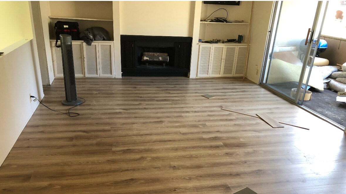 Nuevo suelo recién instalado - 4861 Collwood Blvd