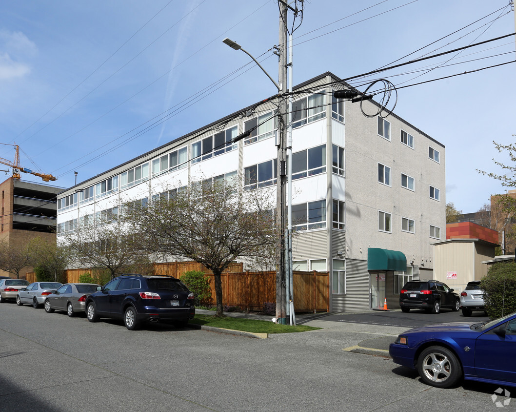 Building Photo - Central Park Apartments
