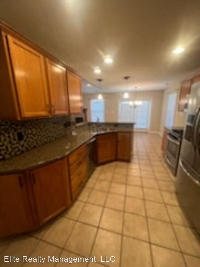 Building Photo - 4 br, 2 bath House - 2970 Turfway Dr.