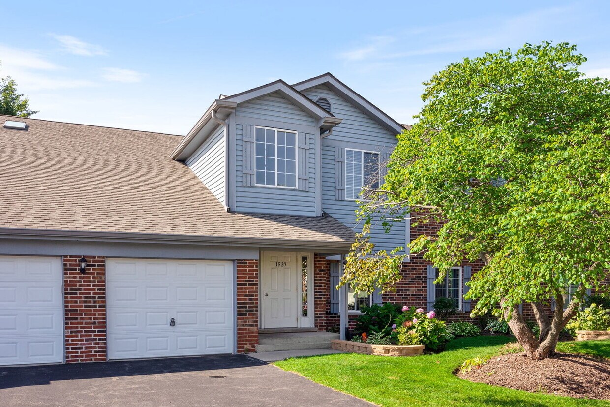 1537 Commodore Ct, Schaumburg, IL 60193 House Rental in Schaumburg