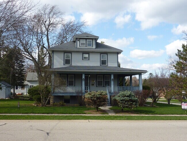 Foto del edificio - 118 Harding Ave