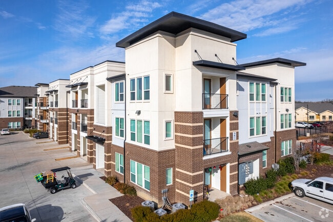 Building Photo - Vercanta at Burleson
