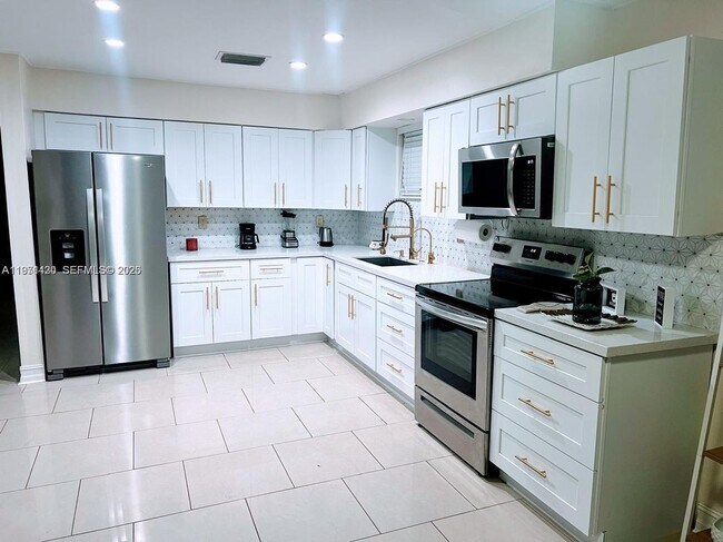 Foto del edificio - 7750 NW 42nd St