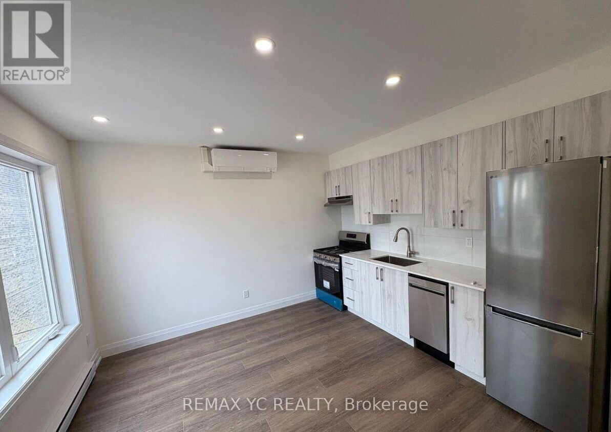 Photo principale - 673-673 Danforth Ave