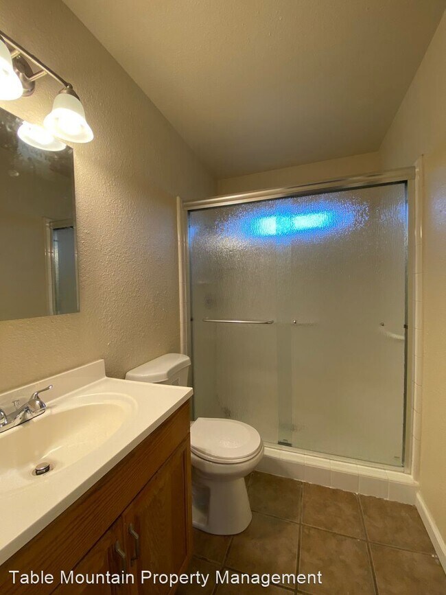 Building Photo - 3 br, 1 bath House - 1227 Grand Ave