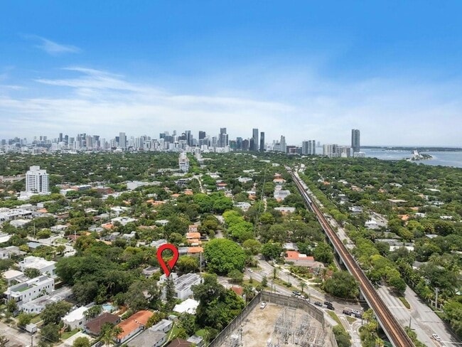 Foto del edificio - 2356 SW 16th Ave