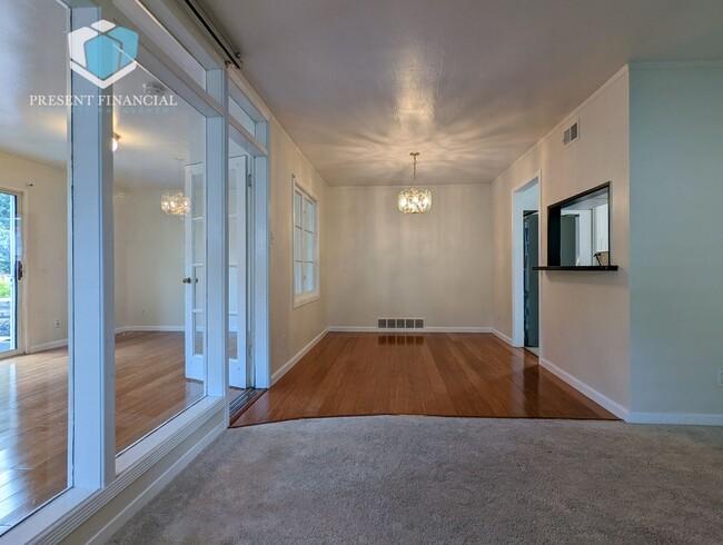 Building Photo - 3 br, 1 bath House - 110 Cuesta Dr.