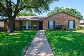 Building Photo - 2733 Leameadow Dr