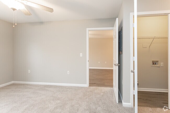 1HAB, 1BA - 817SF 1B - Habitación - Heritage Apartments