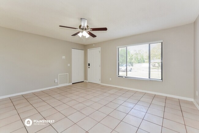 Building Photo - 1221 Azora Dr