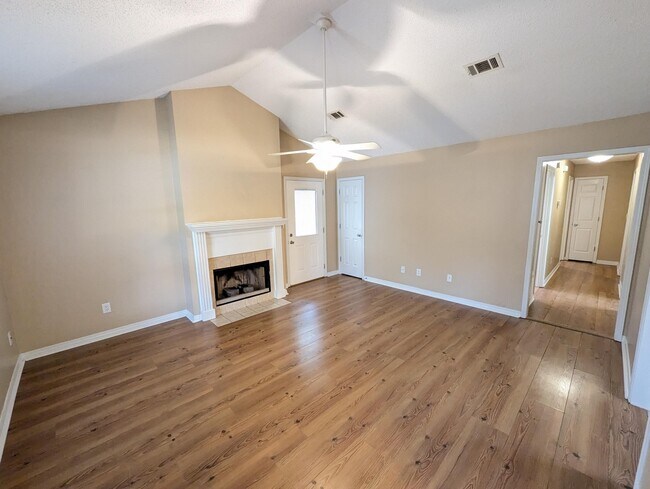 Foto del edificio - 2625 Weeping Willow Ln