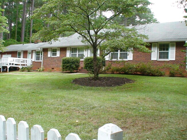 Building Photo - 4008 Avent Ferry Rd