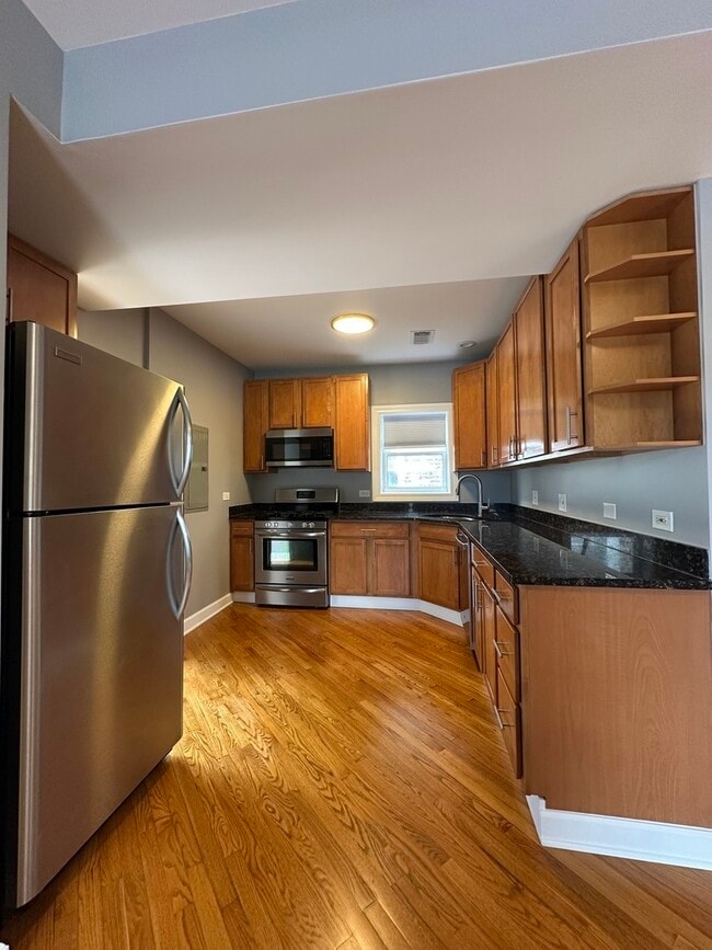 Foto del edificio - 5643 N Artesian Ave