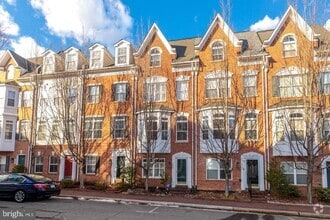 Building Photo - 5059 Kilburn St